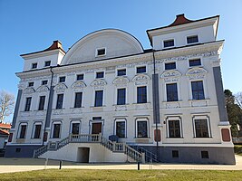 Main façade of the palace