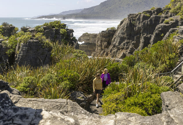 Discover the top spring activities in Aotearoa New Zealand! From vibrant festivals to outdoor adventures and blooming gardens, experience the beauty of spring across Aotearoa New Zealand.