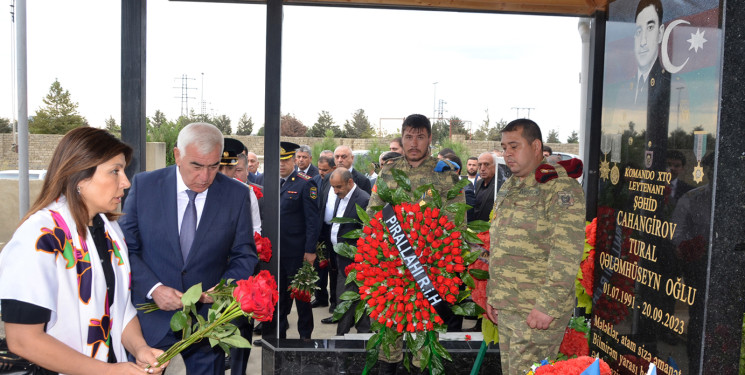 Antiterror əməliyyatları zamanı şəhid olmuş kiçik leytenant Tural Cahangirovun əziz xatirəsinə həsr olunmuş anım mərasimi keçirilmişdir