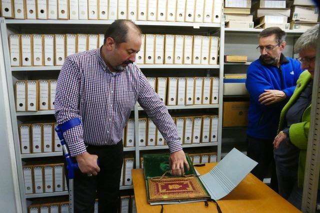 Von kilometerlangen Aktenbergen und historischen Urkunden: Einblicke ins Stadtarchiv L�rrach