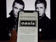 Des fans d'Oasis arnaqués de plusieurs centaines de livres sur Facebook