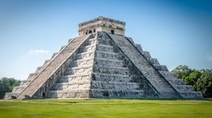 Mayan pyramid, Chichén Itzá, Mexico