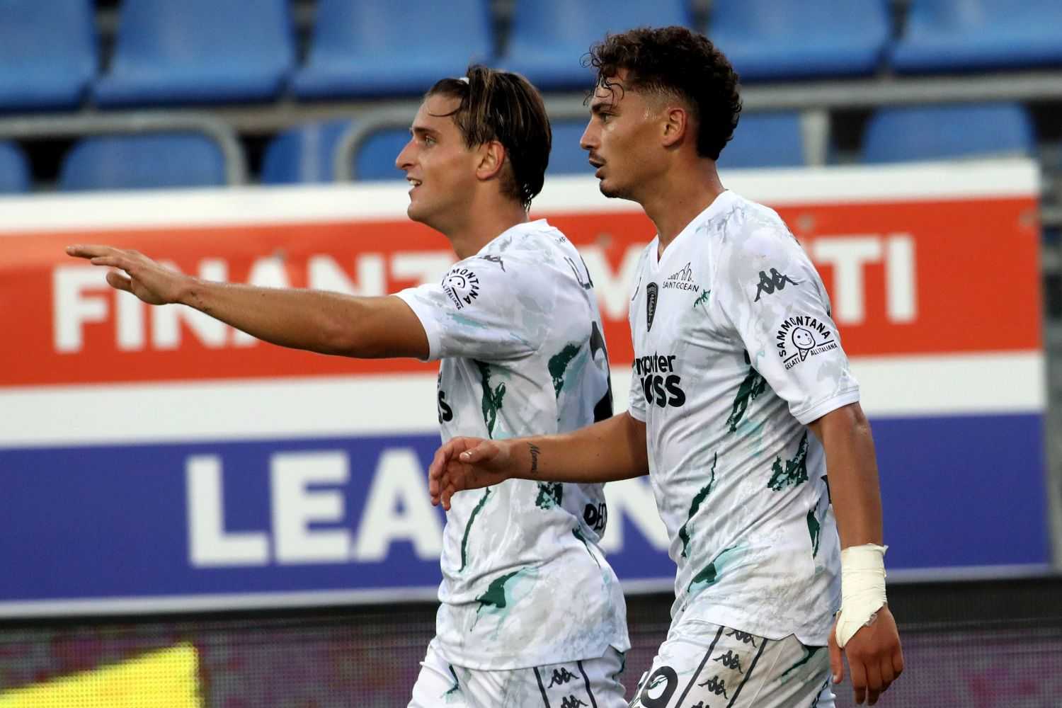 Cagliari-Empoli 0-2: D'Aversa vola al terzo posto con Esposito e Colombo, sardi contestati e in ritiro