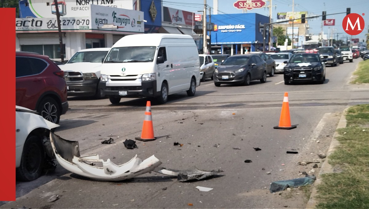 Dos unidades colisionan sobre la carretera Tampico-Mante. (Sandra Sosa)