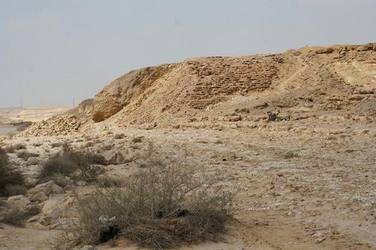 the upstream wall of the dam on the right bank - blocks of limestone