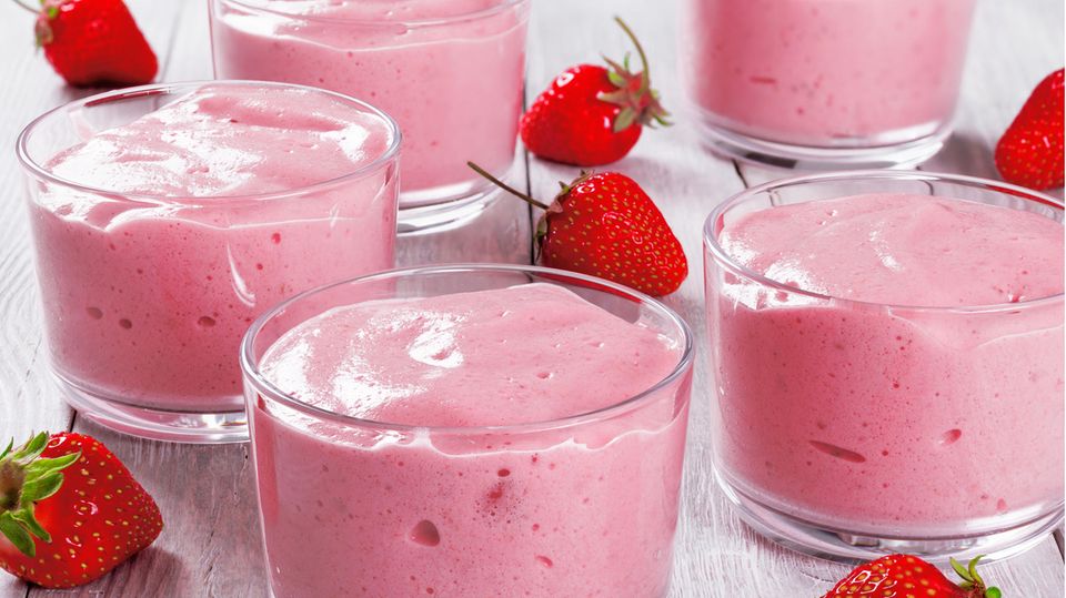 Luftige Erdbeer-Mousse: Rezept für ein leichtes Sommer-Dessert für warme Tage