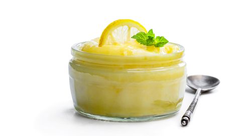 Das perfekte Sommer-Dessert: Rezept für leckere Zitronen-Creme im Glas