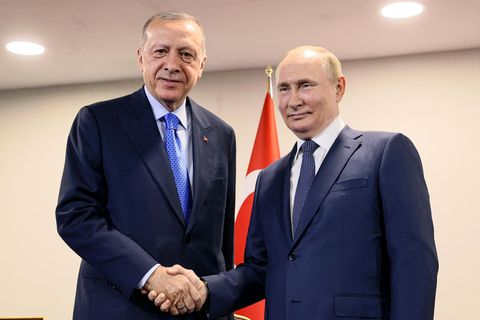 Erdogan und Putin schütteln sich die Hände