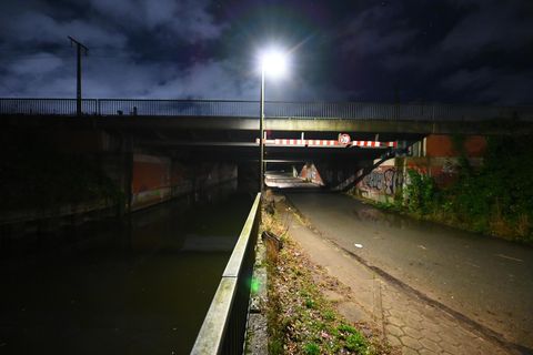 Die Leichenteile wurden im Bereich einer Eisenbahnbrücke in Hamburg-Wilhelmsburg entdeckt