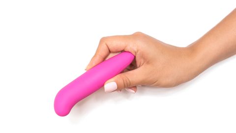 Person hält einen G-Punkt-Vibrator