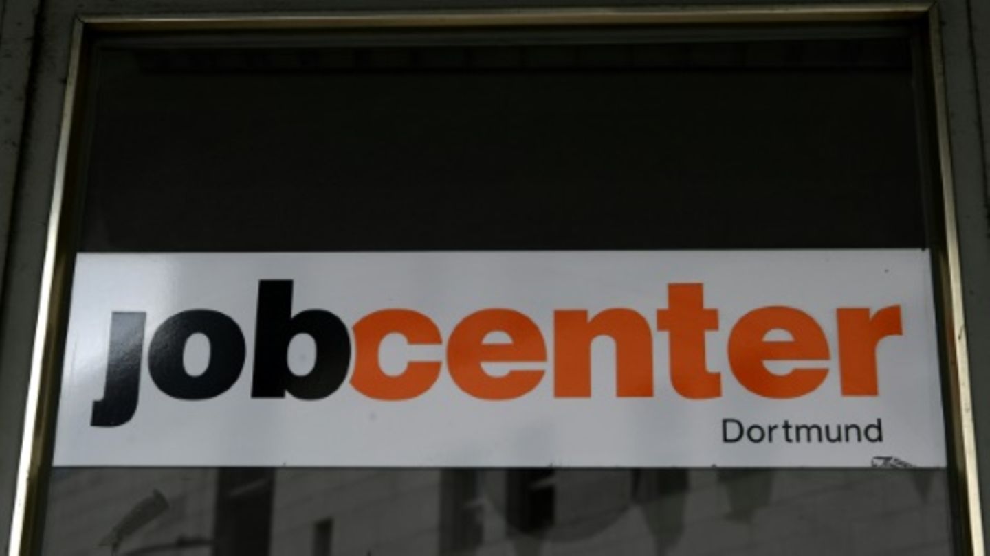 Schild eines Jobcenters