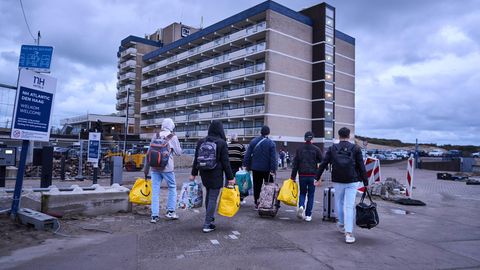 Asylsuchende an einem Hotel in Den Haag, Niederlande