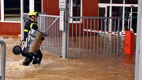 In Tschechien müssen Dörfer in und um Jesenik im Altvatergebirge evakuiert werden. Foto: Jaroslav Ozana/CTK/AP/dpa