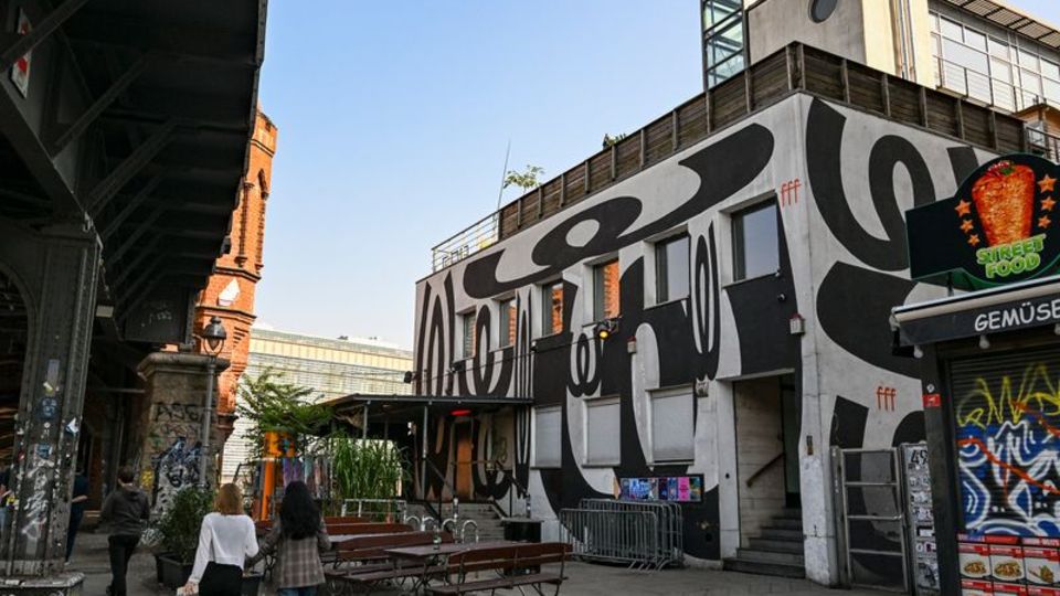 Der Watergate-Club in Kreuzberg schließt Ende des Jahres. Foto: Jens Kalaene/dpa