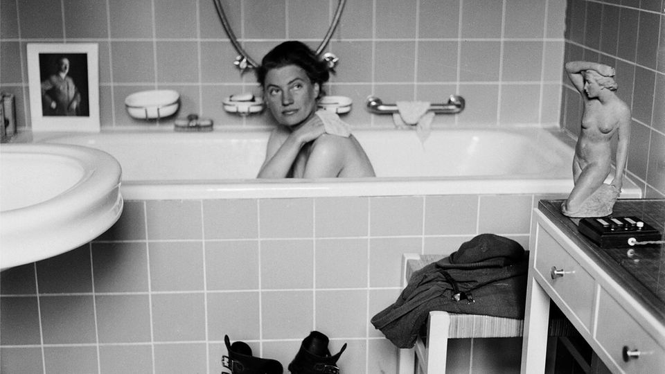 Lee Miller in Badewanne