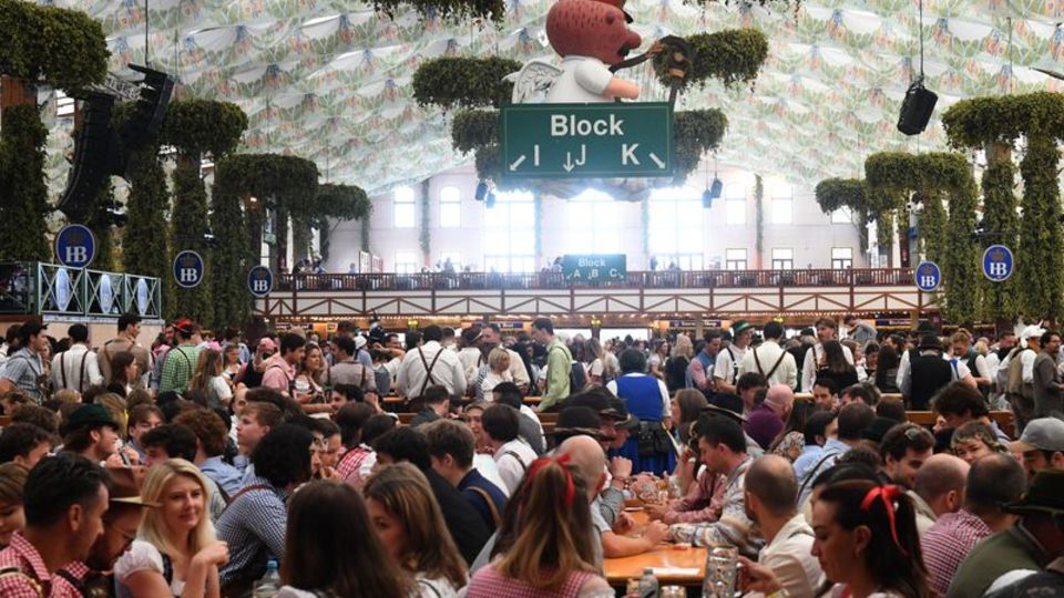 Das Münchner Oktoberfest startet. Foto: Felix Hörhager/dpa