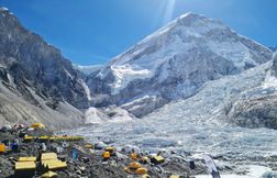 Un alpiniste kényan meurt en pleine ascension de l’Everest