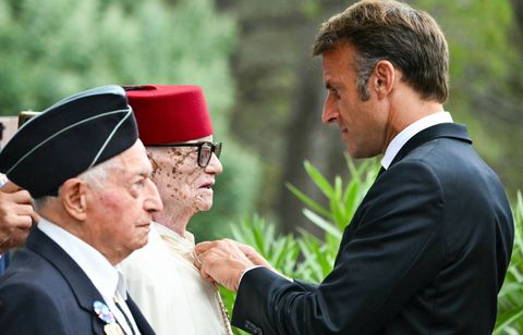 Macron rend hommage à l’armée « bigarrée » du débarquement de Provence