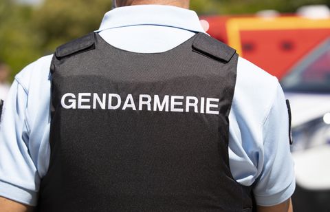 Il reçoit un coup de couteau dans un bus lors d'une rixe en Gironde