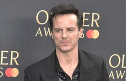 Andrew Scott ne se fera jamais à la bizarrerie des scènes de sexe