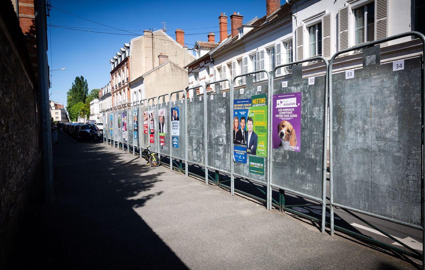 Les affiches des différentes listes seront bientôt présentes sur les panneaux officiels.