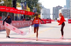 Le record du monde du marathon féminin prend une énorme claque