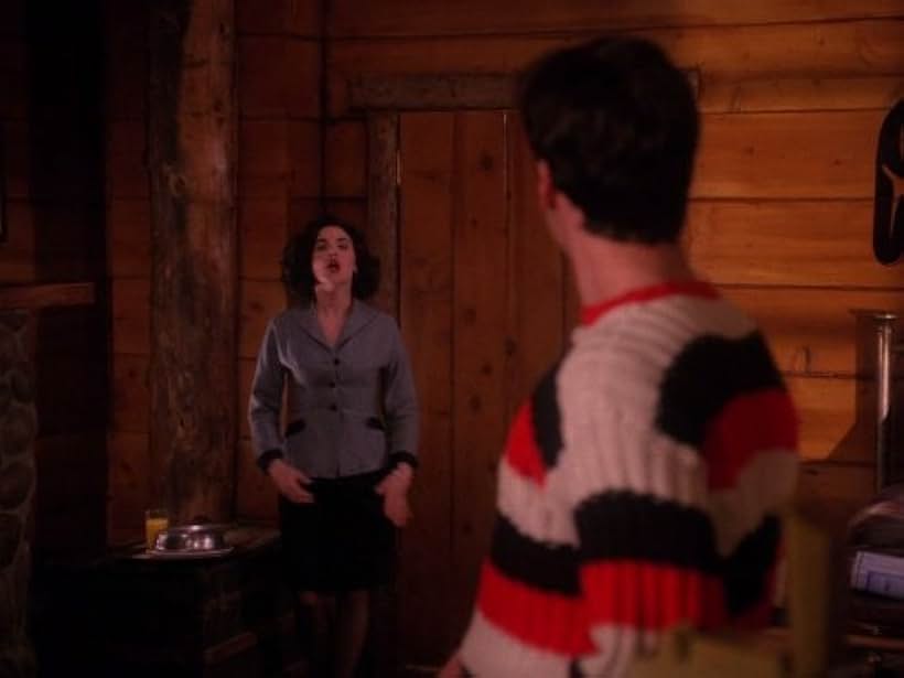 Sherilyn Fenn and Billy Zane in Twin Peaks (1990)