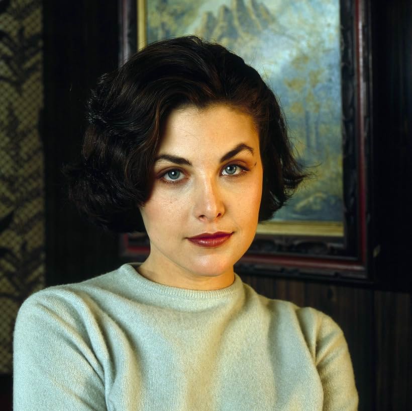 Sherilyn Fenn in Twin Peaks (1990)