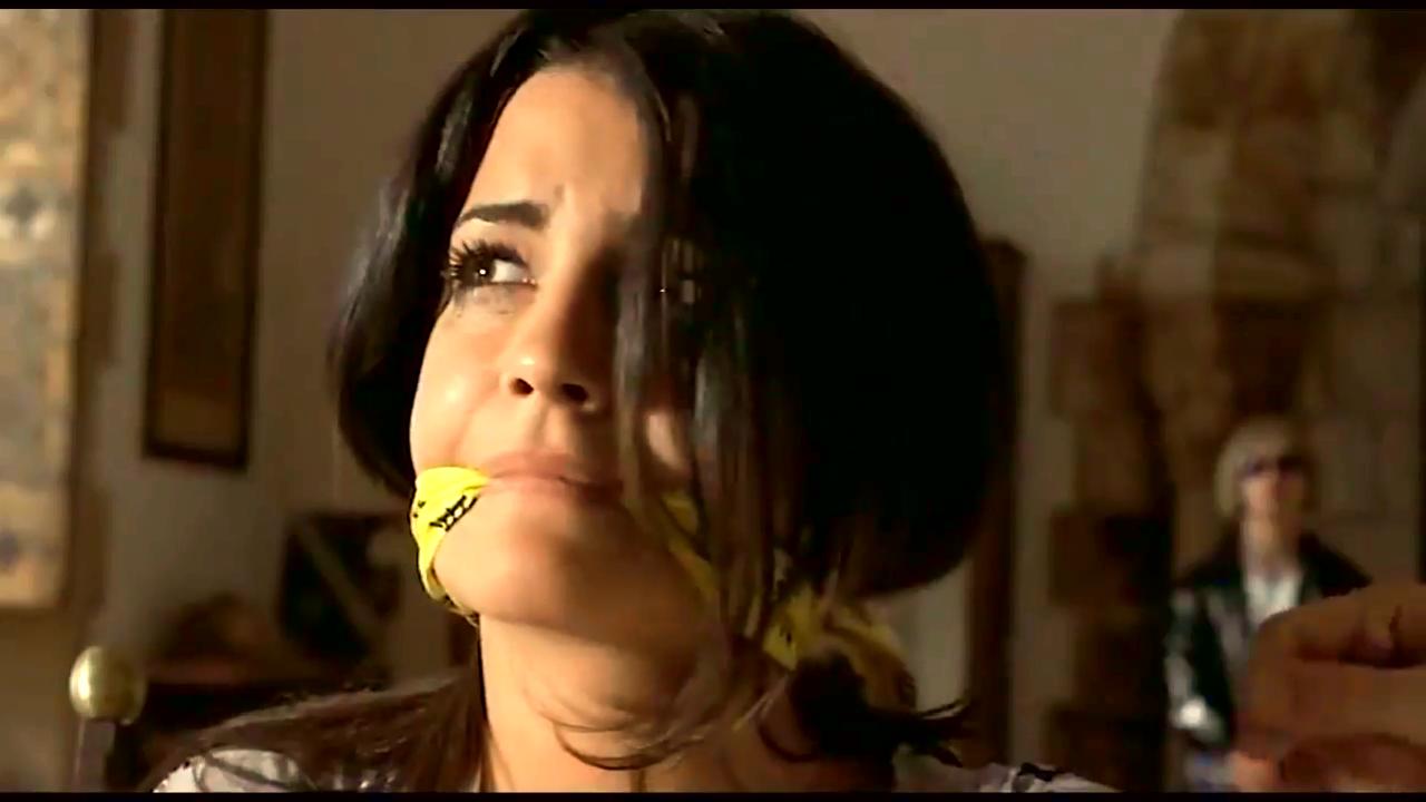 Natalia Cigliuti in Simon Sez (1999)