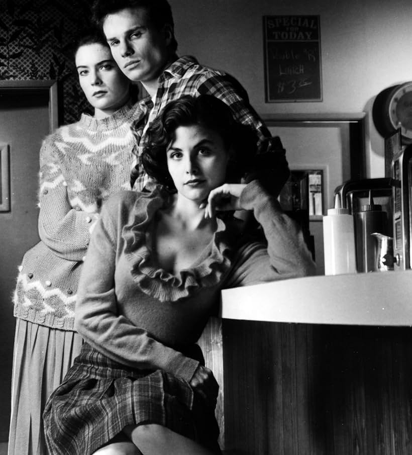 Sherilyn Fenn, Lara Flynn Boyle, and James Marshall in Twin Peaks (1990)