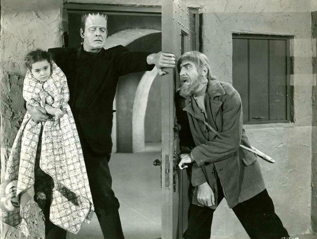 Bela Lugosi, Lon Chaney Jr., and Janet Ann Gallow in The Ghost of Frankenstein (1942)