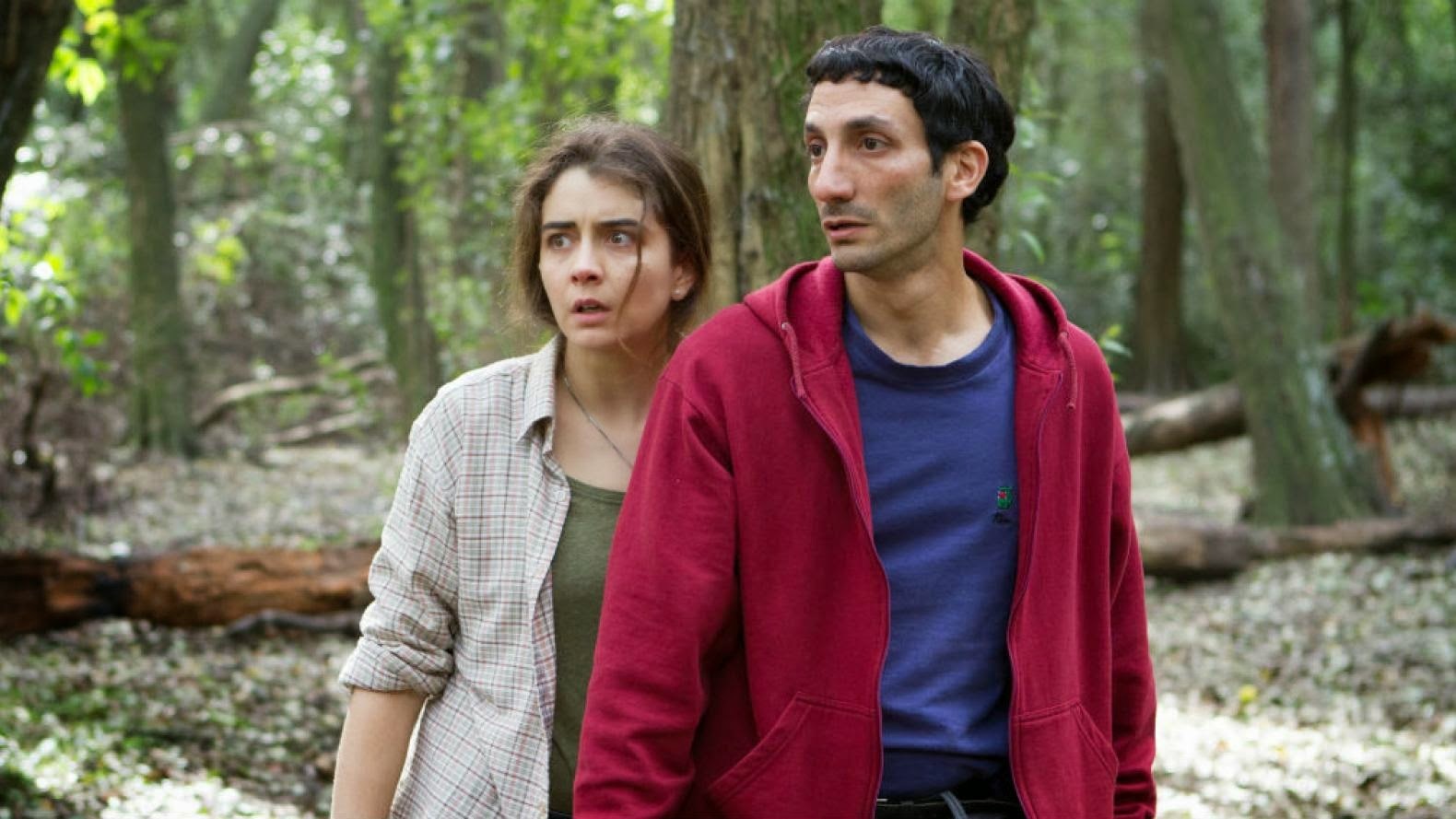 Erica Rivas and Juan Minujín in Pistas para volver a casa (2014)