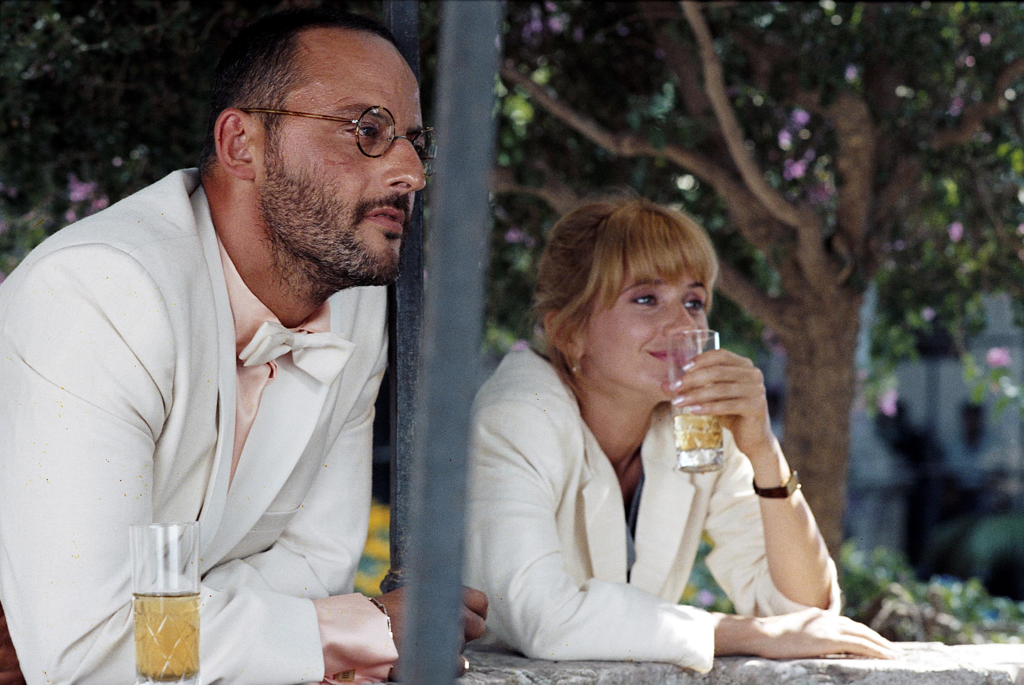 Rosanna Arquette and Jean Reno in The Big Blue (1988)