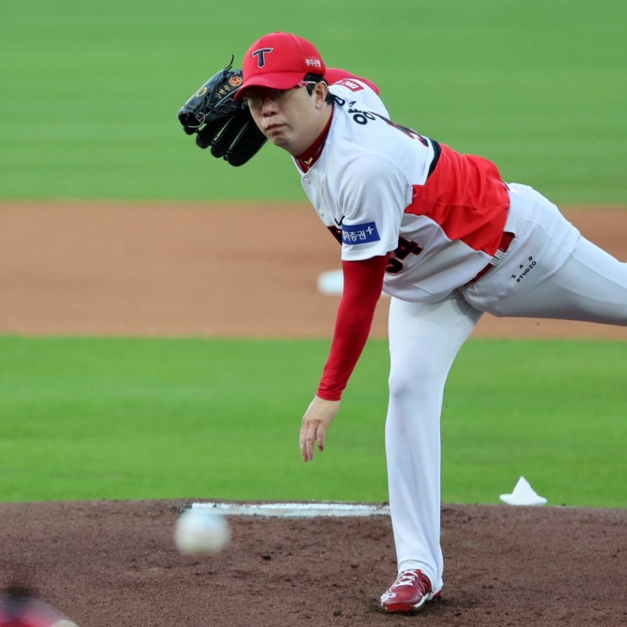 KBO's new strikeout king proves nice guys can finish first