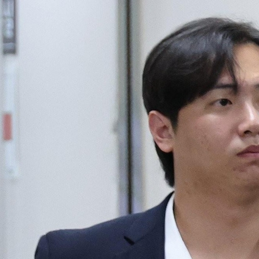 Ex-baseball player ordered to pay W800m won to Padres' Kim Ha-seong in contract dispute case