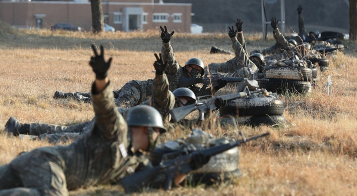 [팟캐스트] (490) 군 브로커를 통해 새로운 병역 기피 방법을 찾는 사람들 / 역대급 영업이익에도 은행이 직원 수를 줄이는 이유는?