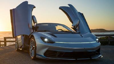 Automobili Pininfarina menghadirkan Hypercar Listrik Convertible Battista Targamerica di Monterey Car Week sebagai hadiah ulang tahun yang ke 20 tahun. formacar.com