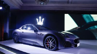 Maserati GranTurismo, mobil sport mewah yang diperkenalkan saat peluncurannya di New Delhi, India, 30 Agustus 2024. REUTERS/Priyanshu Singh