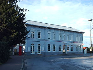 Het stationsgebouw, dat onder monumentenzorg staat