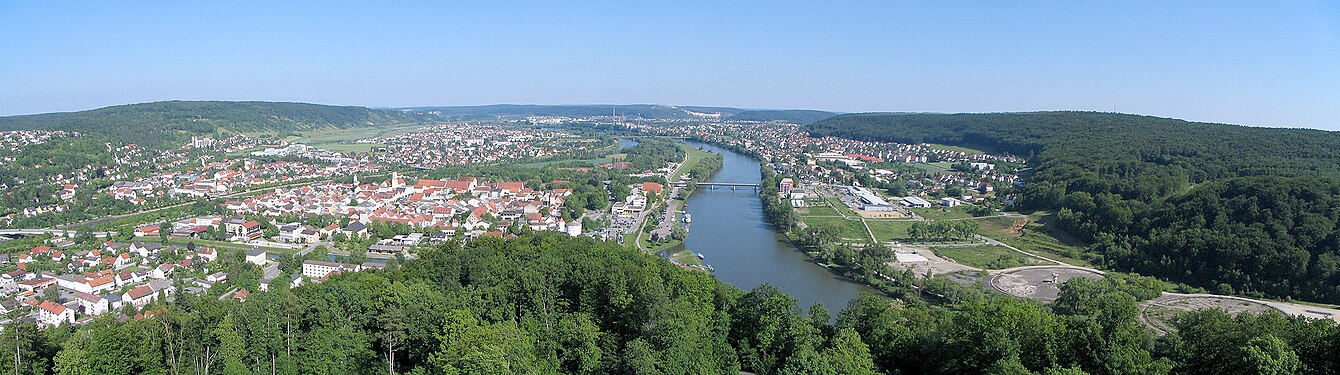 Blick von der Befreiungshalle auf Kelheim