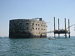 Fort Boyard, plattformen till höger i bild används av TV-teamen.