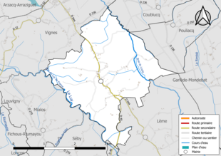 Carte en couleur présentant le réseau hydrographique de la commune