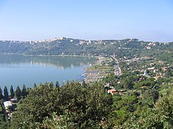 Castel Gandolfo ja Albanojärvi