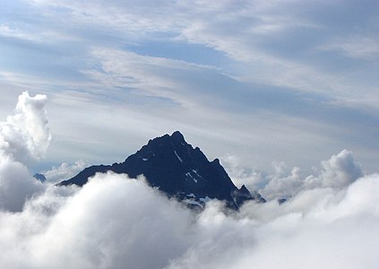 46. The Golden Hinde is the highest summit of Vancouver Island.