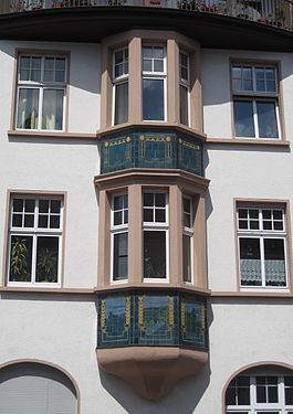 Deutschhausstraße 22 (Erker mit Fliesen)