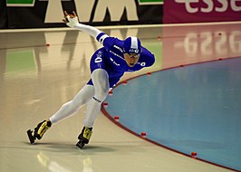 Arjen van der Kieft in het schaatspak van 1nP