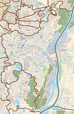 Mapa konturowa Strasburga, w centrum znajduje się punkt z opisem „<em lang="fr">Université de Strasbourg III</em>”