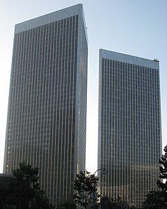 世紀廣場大廈（英語：Century Plaza Towers） (1975年)