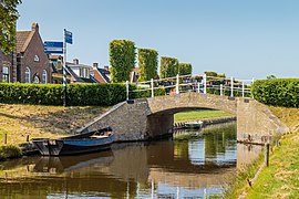 Bridge between the Voorstraat South side.