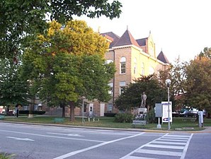 Das Adair County Courthouse in Kirksville, seit 1978 im NRHP gelistet[1]